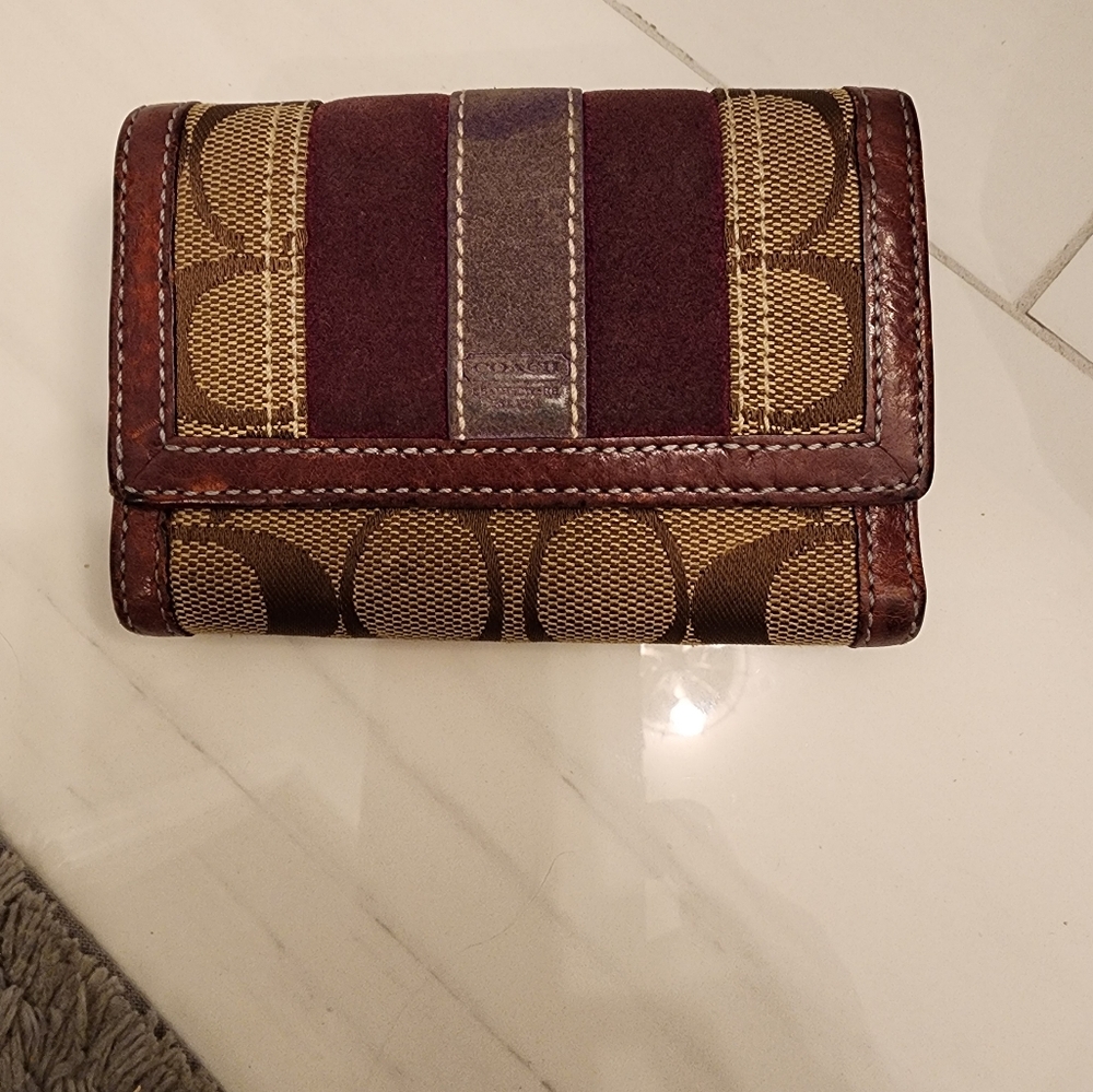 Nice Coach Wallet.